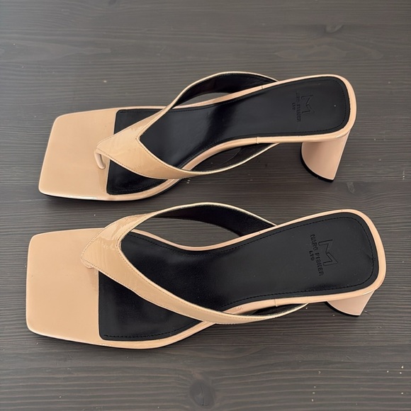 Marc Fisher Cadence Heeled Square Toe Sandal Thong Patent Leather Beige 8.5 - Picture 2 of 13